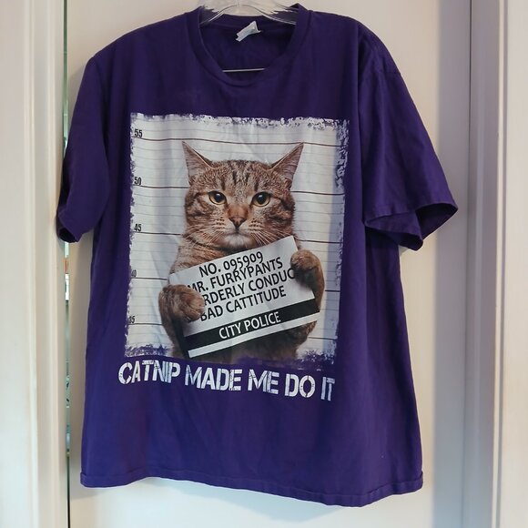 Women's Port & Company Graphic Cat Mugshot Tee Shirt Purple GUC - Picture 2 of 5
